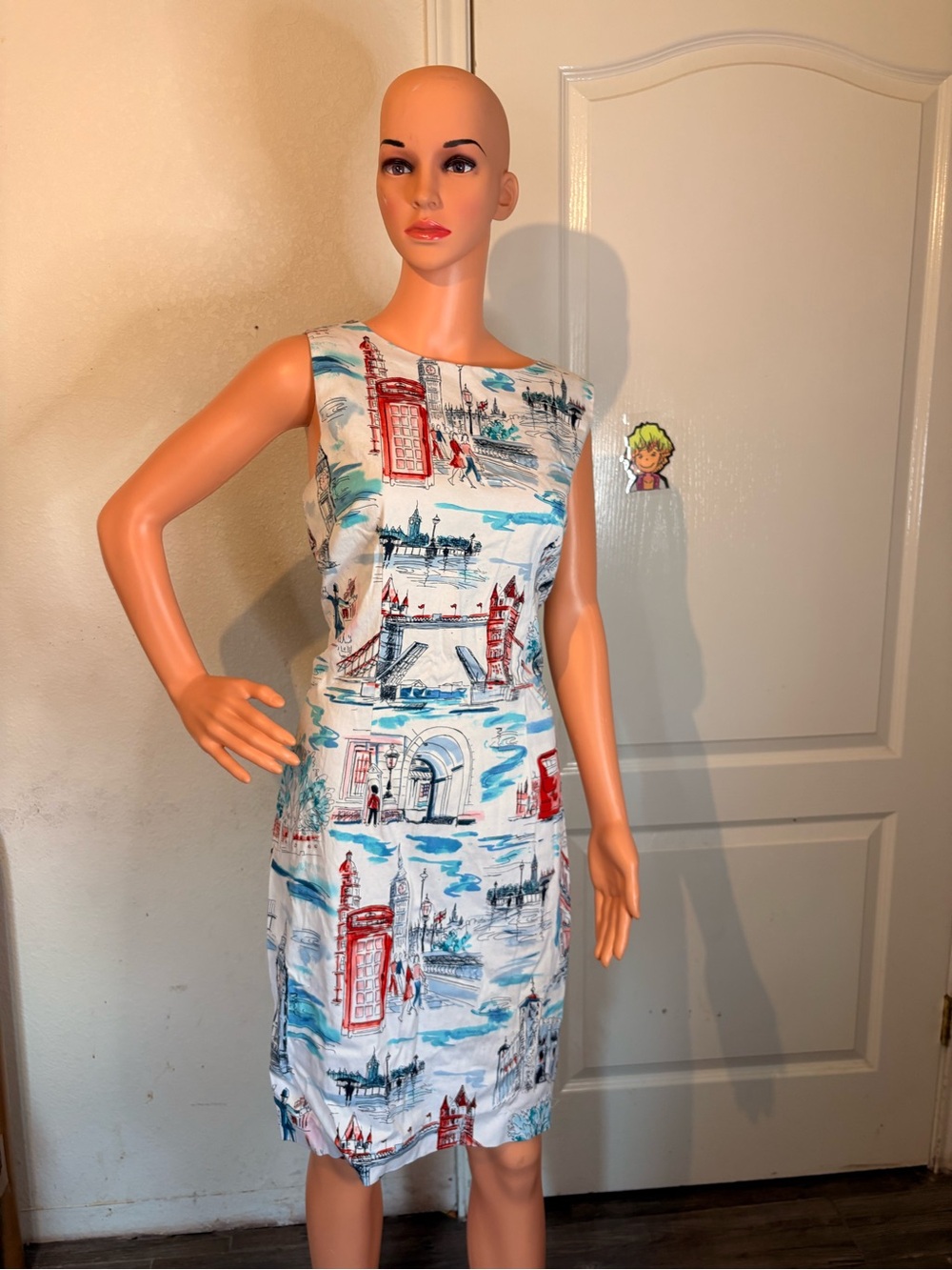 Vintage Sleeveless White Cotton Dress with Red & Blue Scenic Print